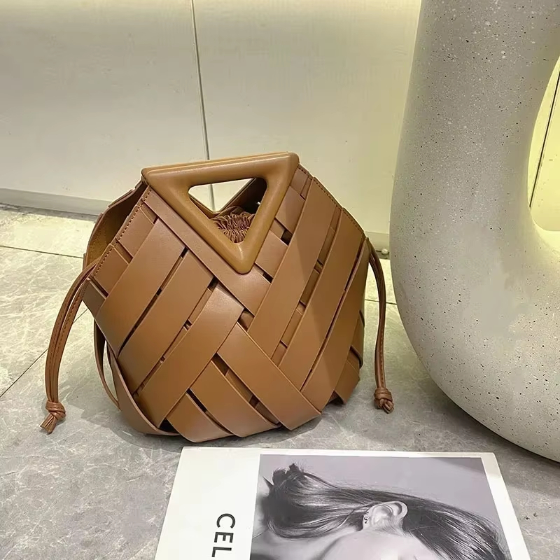 Trendy Vegan Leather Woven Tot - Women'S Accessories Handbags 评论和价格