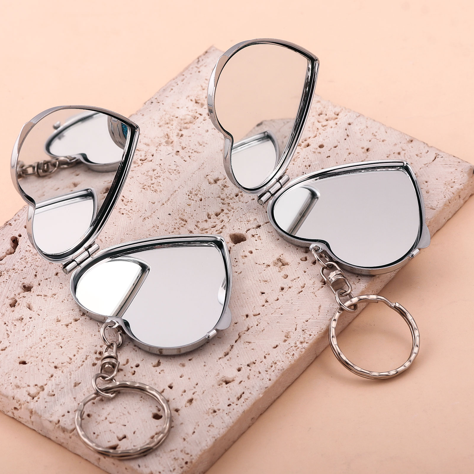 Metal Makeup Keychain Love Fol - Women'S Exercise Accessories 评论和价格