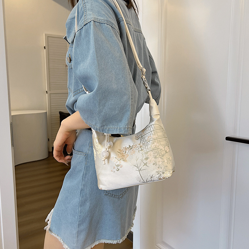 Chinese Ancient Style Wrist Ba - Women'S Accessories Handbags 评论和价格